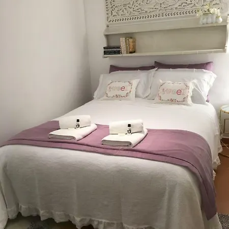 Escadinhas De Sao Cristovao Appartamento Lisbona